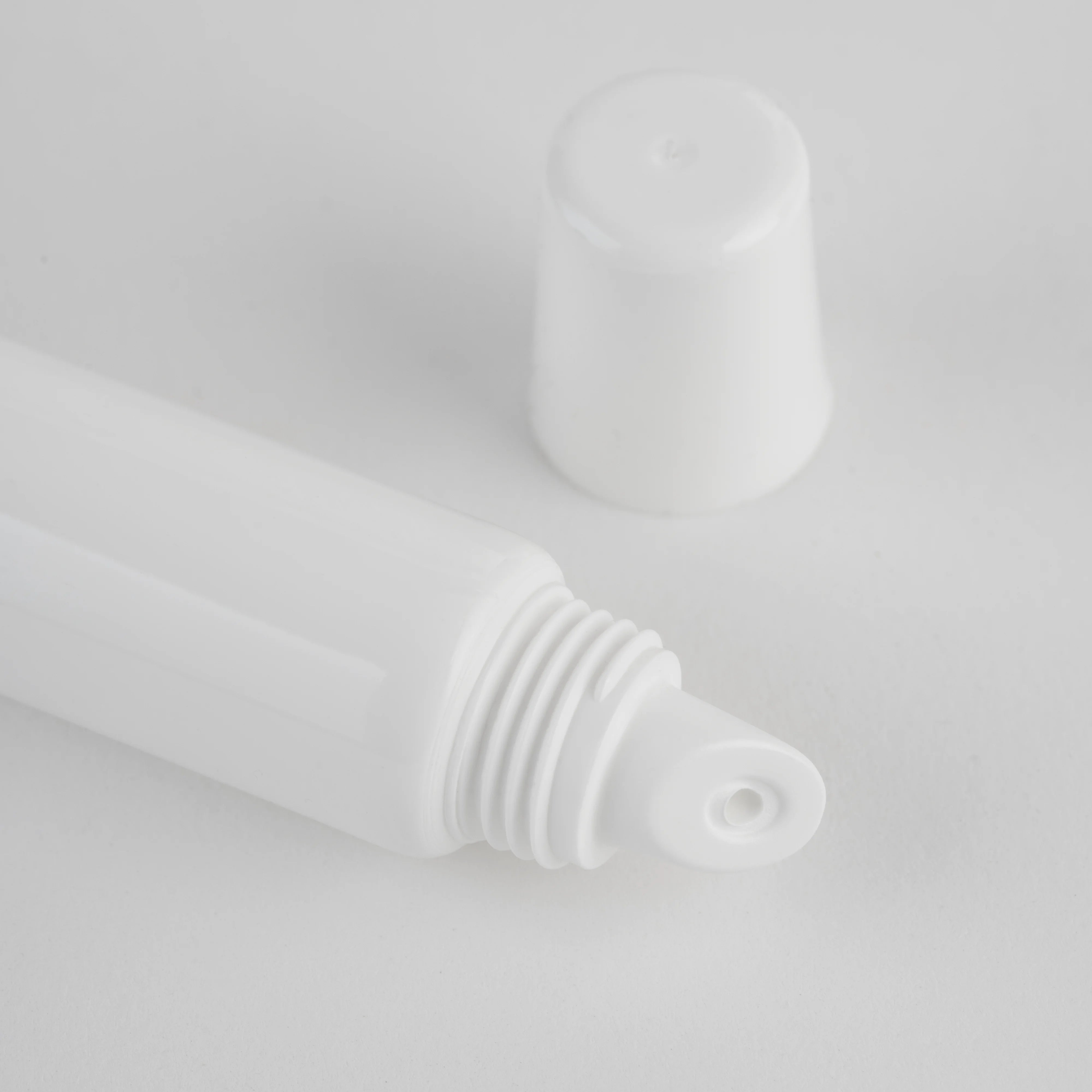 Tubo labiale bianco 15 ml