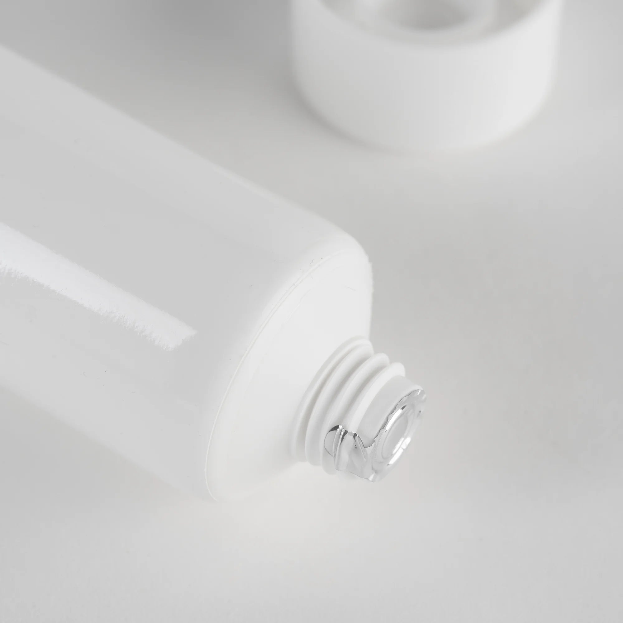 Tubo bianco opaco 100 ml Ø 40 mm